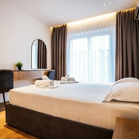 Hidden Gem Tirana 2Br Comfort In Historic Zone Bagian luar foto